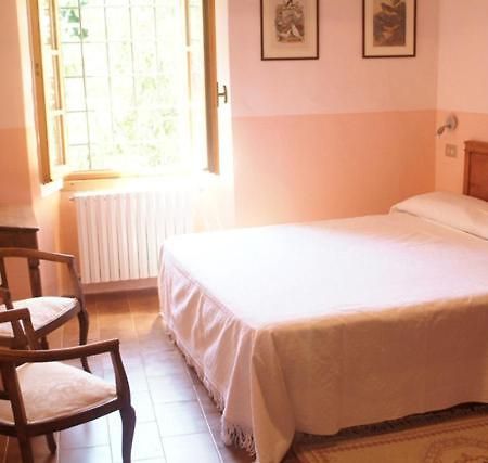Le Camelie Acomodação com café da manhã Brissago-Valtravaglia Exterior foto